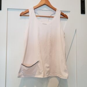 𝅺REEBOK tank top, white with silver reflection trim.  Size Large